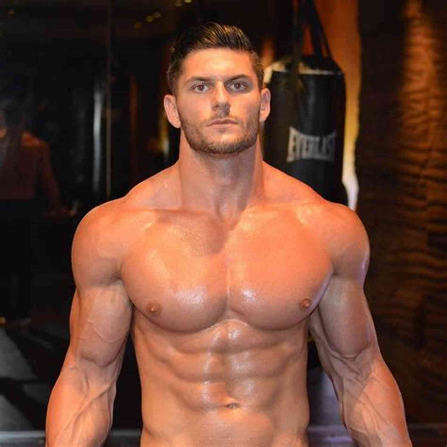 A Person With A Well Defined Lean Physique Swing ON : An Essential Guide To Fast Fat Loss Lean Muscle A Strong Core And A Delightful Posterior (Kettlebell 1)
