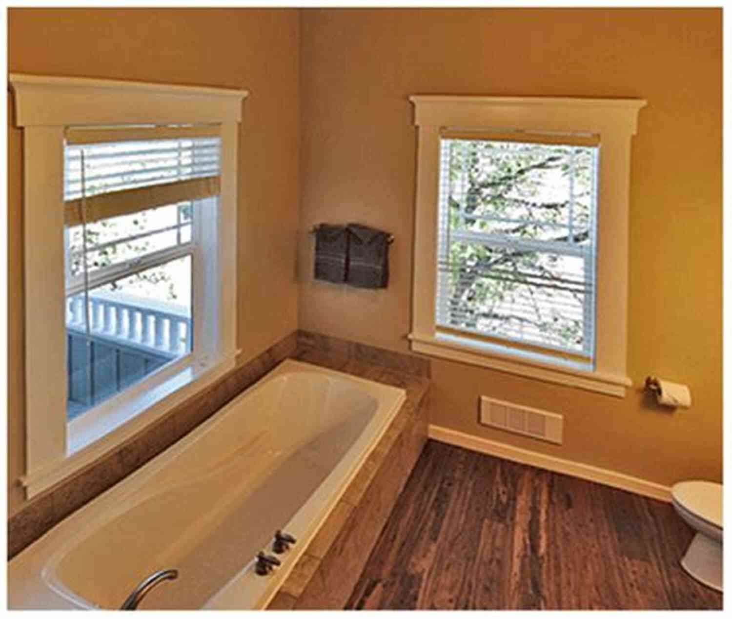 Harbor View Suite With Exquisite Decorations And A Stunning View House On The Harbor: A Birch Harbor Novel (Book 1)