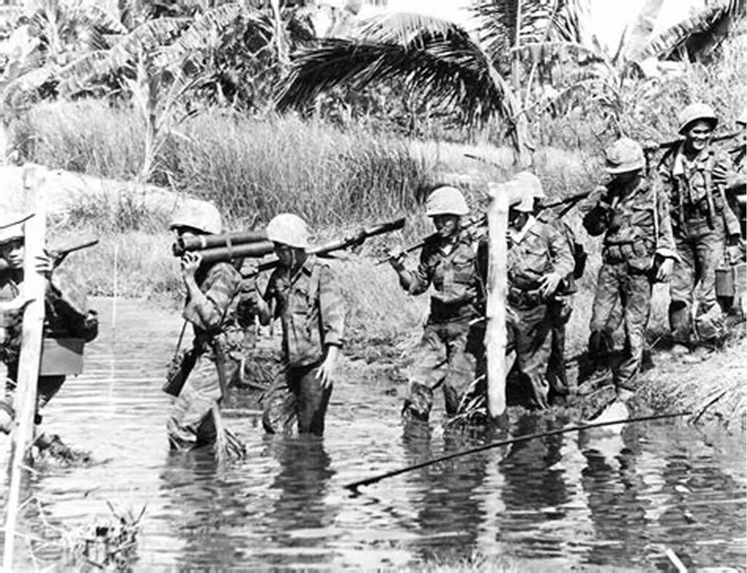 Sniper In The Dense Jungles Of Vietnam War CHARLIE BROWN SNIPER: The Vietnam War (Best Snipers 8)