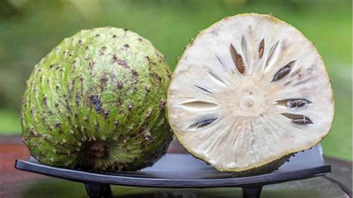 Soursop Fruit Fighting Cancer Naturally HEALTH BENEFIT OF SOURSUP: Did You Know Soursop Is 1000 Times More Effective Than Chemotherapy?