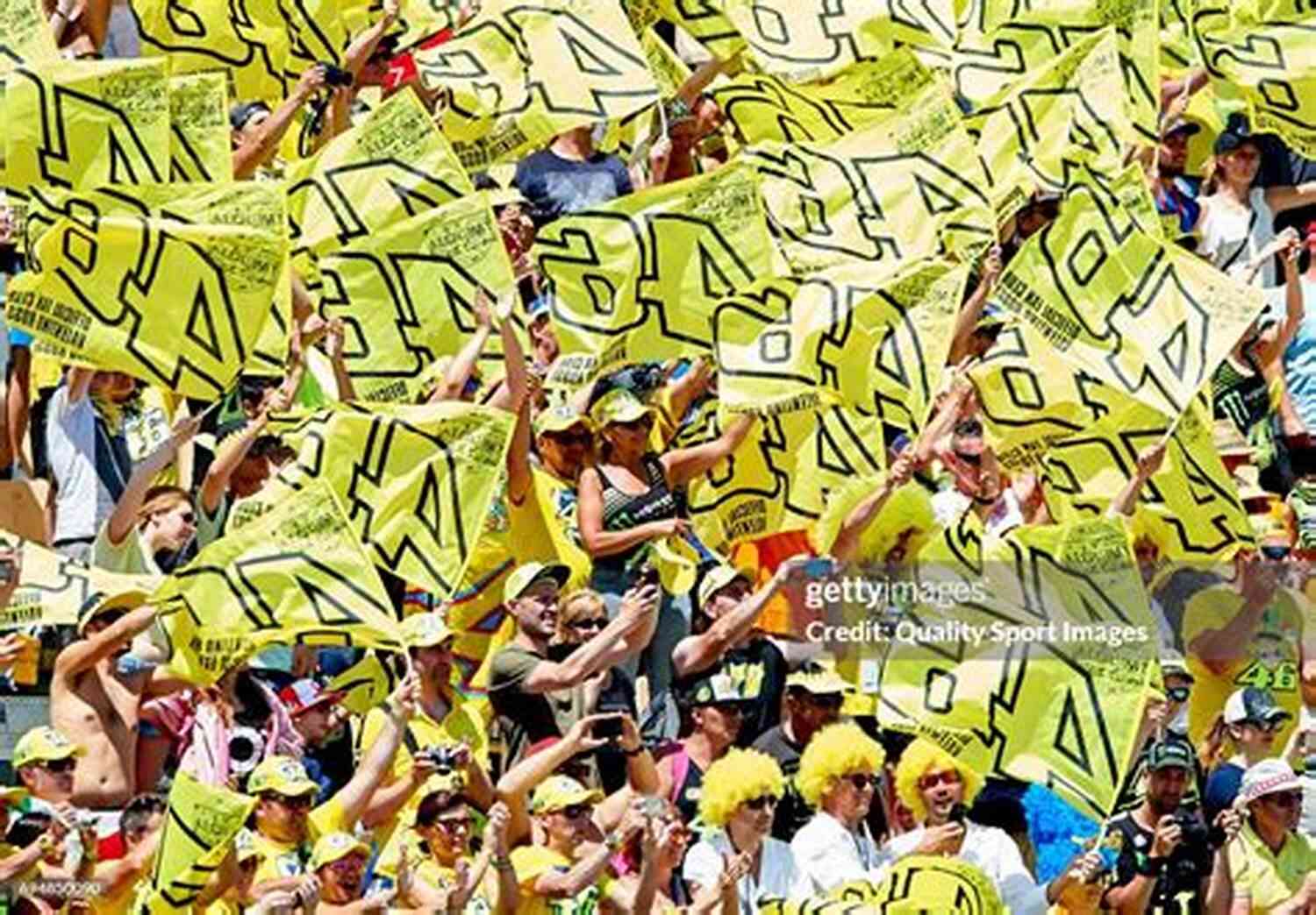 Valentino Rossi Interacting With Fans When I M Me F T Rossi